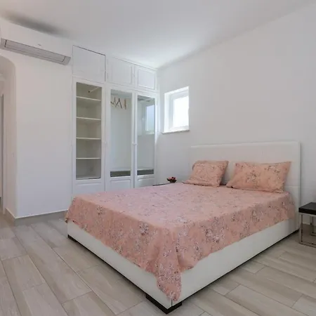 Toiago Villa